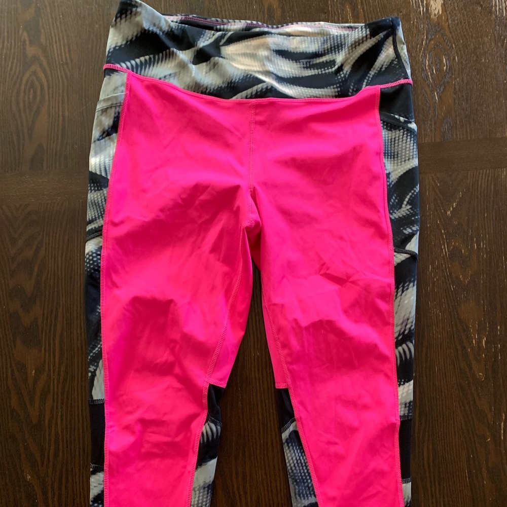 XL Fearless LuLaRoe cropped workout leggings